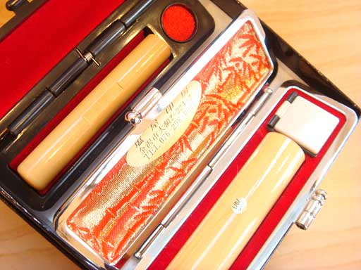 2個の柘のハンコ