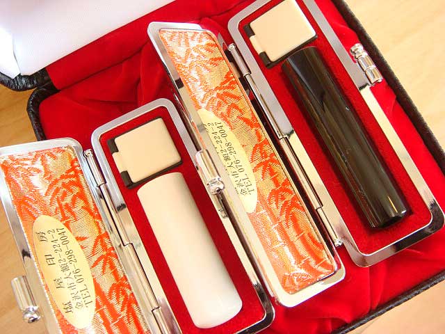 長さ45ミリの象牙と黒水牛の印鑑