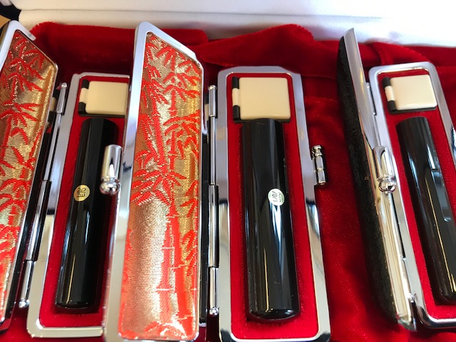 黒水牛の3本セット印鑑です。