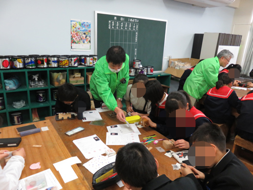 中条小学校にハンコの指導に伺いました。