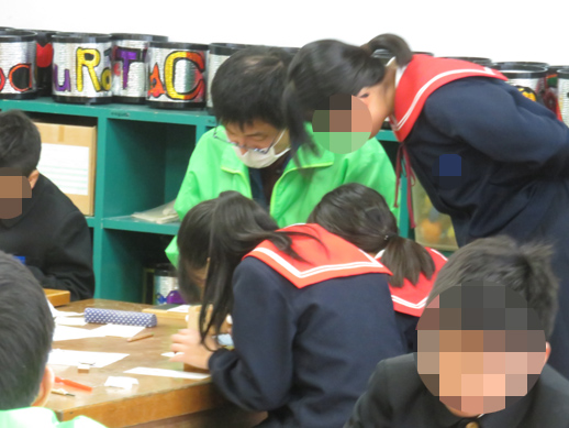 中条小学校にハンコの指導に伺いました。