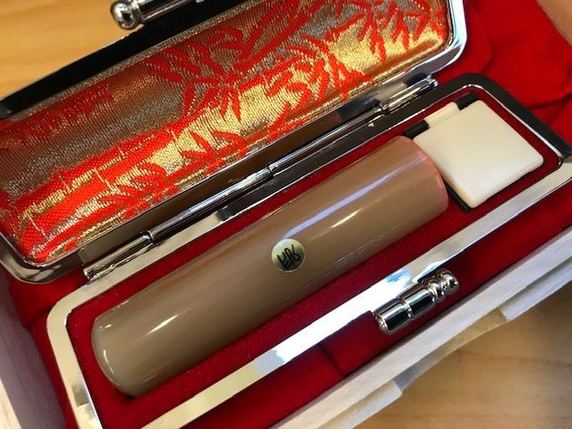 牛角（マダラ入り）を彫らせていただきました。