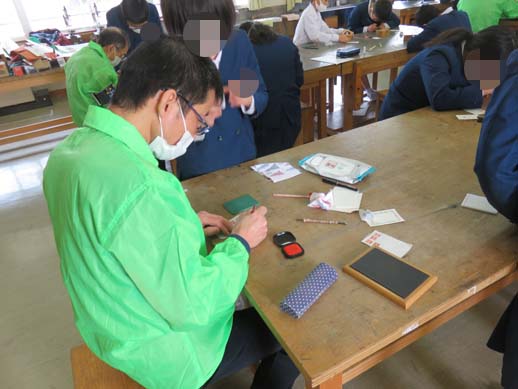 英田小学校の出前はんこ講座