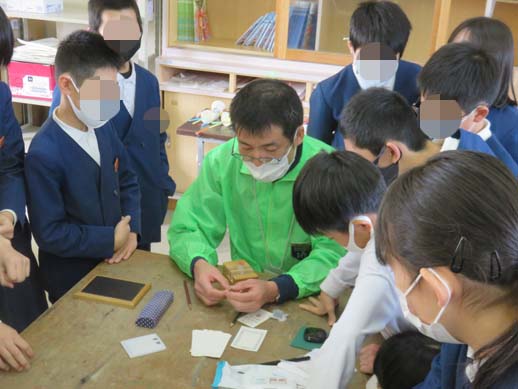 英田小学校の出前はんこ講座