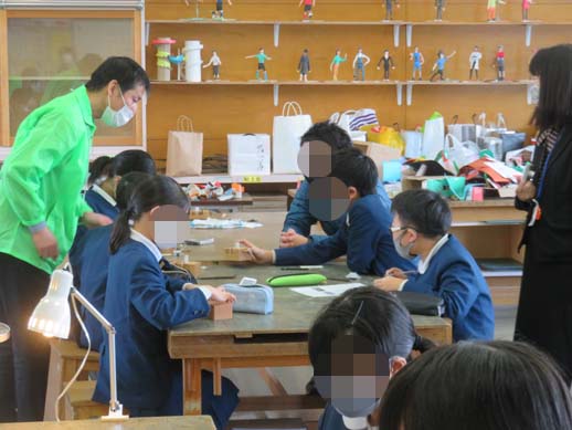 英田小学校の出前はんこ講座
