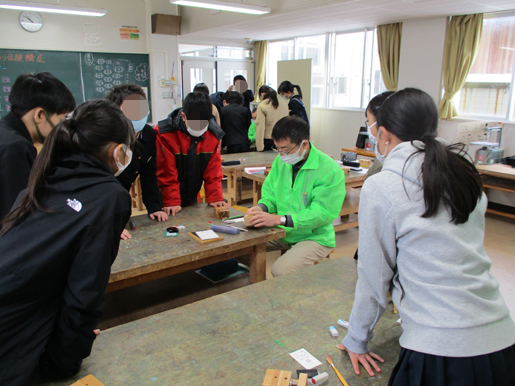 能美市立寺井小学校での「出前はんこ講座」です。