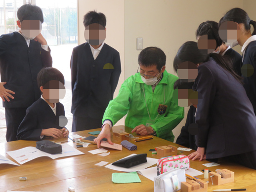 野々市市立館野小学校での出前はんこ講座です。